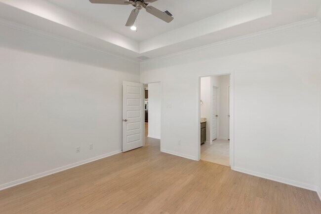 Building Photo - 11828 Whirlaway Dr