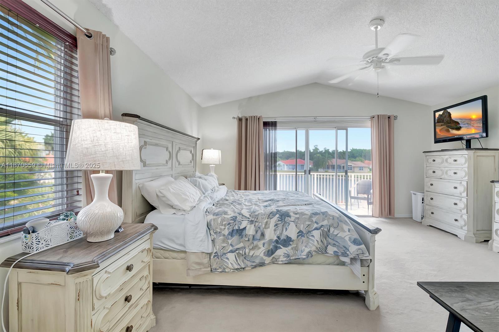 Building Photo - 19314 King Palm Ct