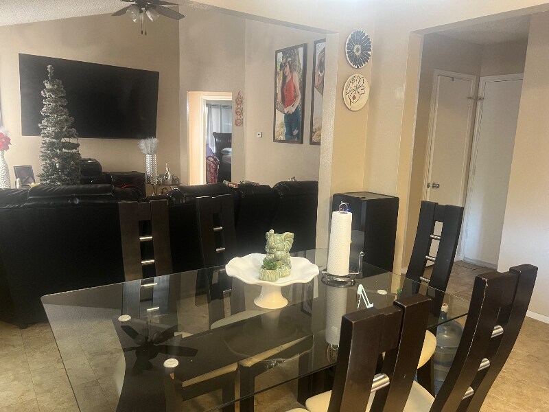 Building Photo - 11606 Pearwood Pl