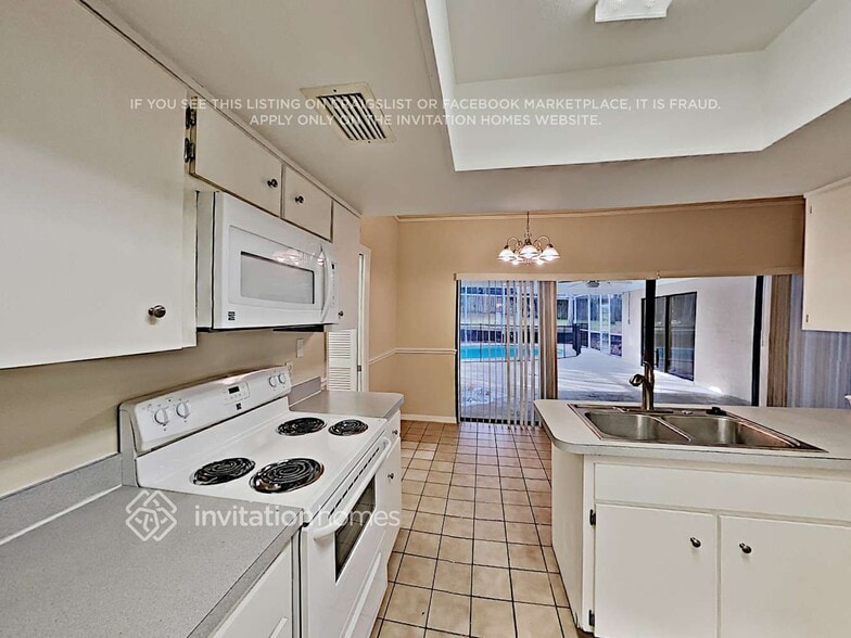 Building Photo - 216 Thistlewood Cir