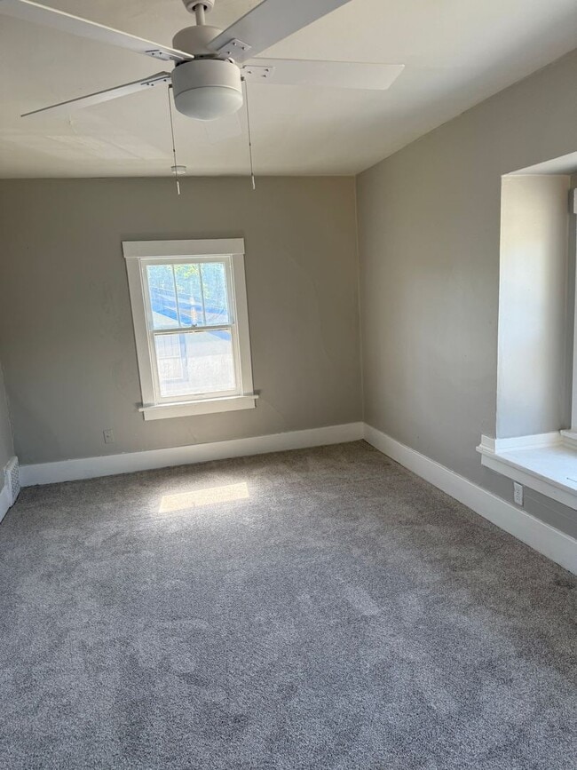 Building Photo - Sunny Minne Lusa 3 BR