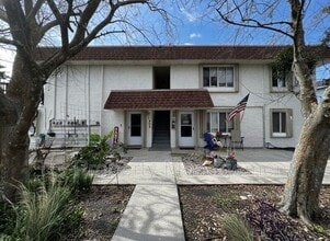 Building Photo - 402 Lower 8th Ave S