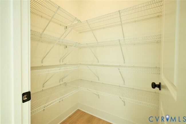 Building Photo - 15337 Sunray Wy