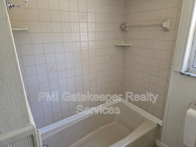 Building Photo - 5757 Cromley Dr