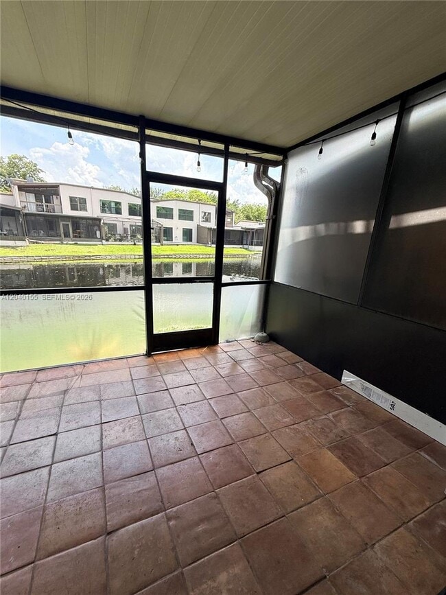 Building Photo - 9717 N New River Canal Rd