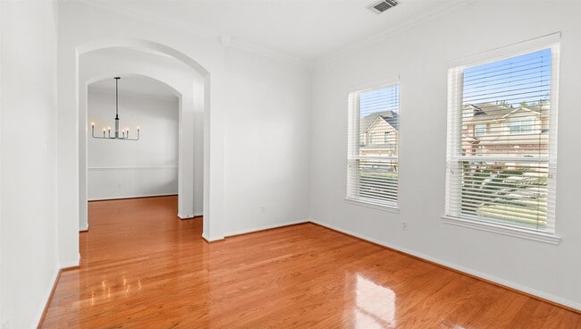 Building Photo - 20910 Deauville Dr