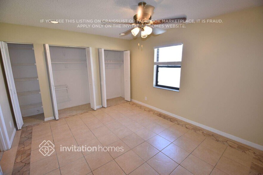 Building Photo - 9014 Fashion Pl