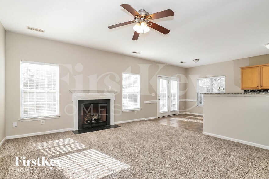 Building Photo - 3750 Wharton Dr