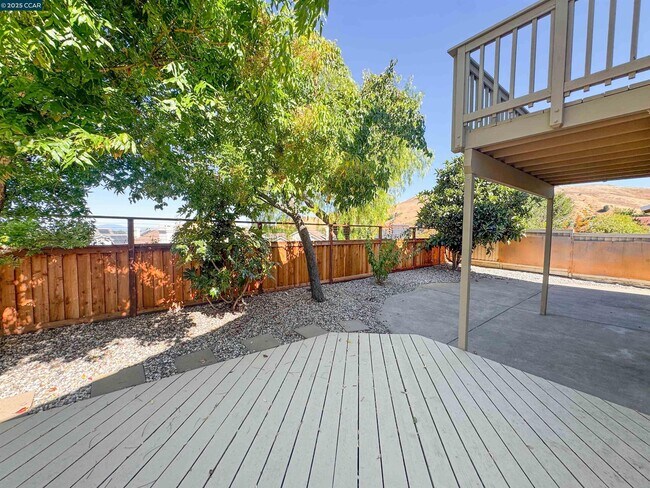 Building Photo - 115 Bermuda Ct