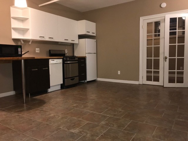 Building Photo - Brenton Hall/Hampden Manor Apartment Homes