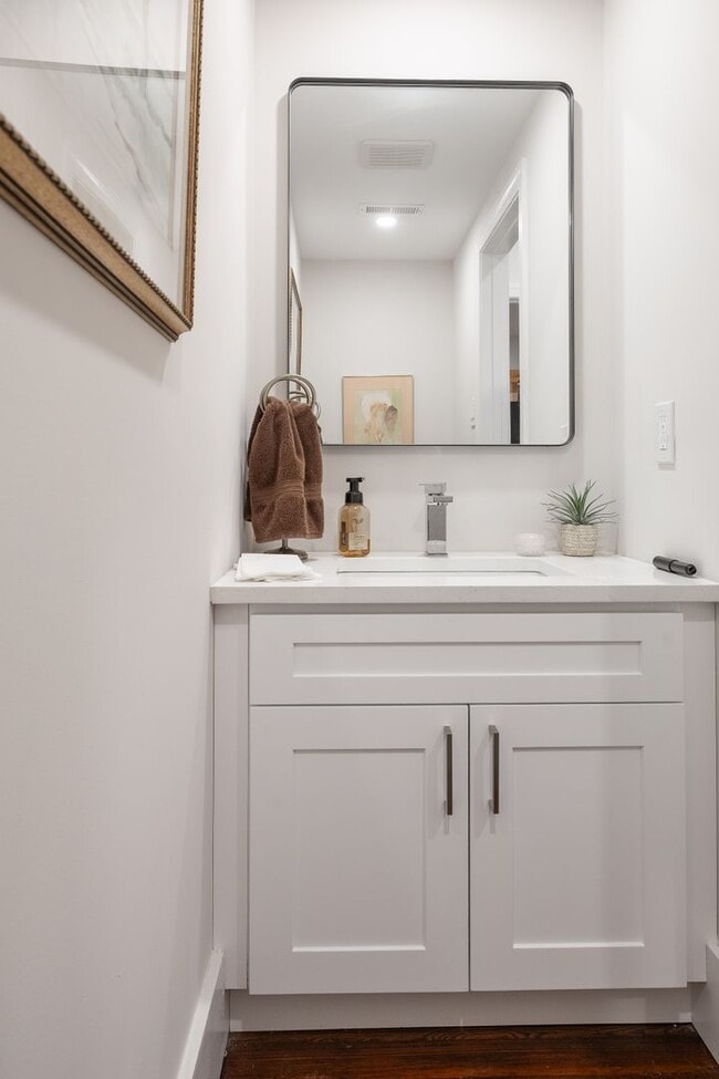 Building Photo - Newbold Square Church