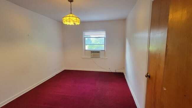 Building Photo - 6542 N Hoyne Ave
