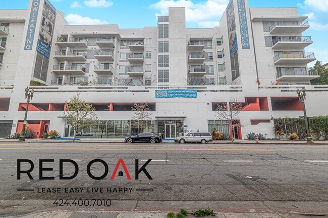 Building Photo - 1331 W 7th St