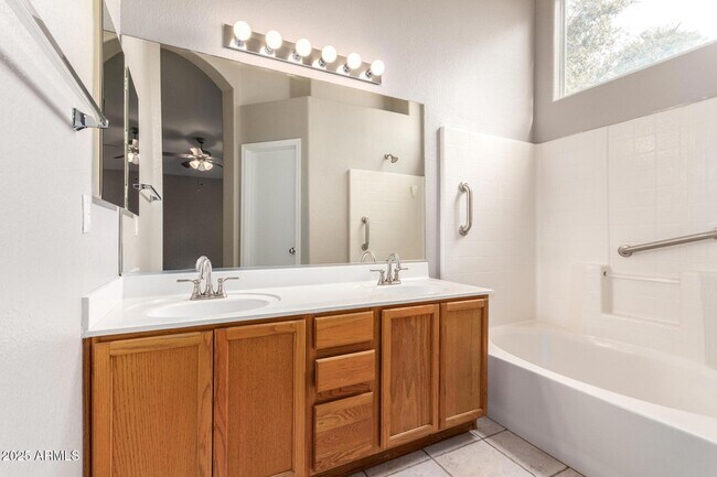 Building Photo - 21629 N 79th Dr