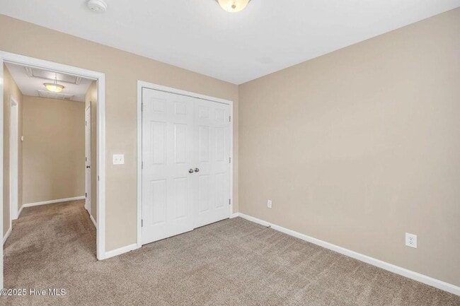 Building Photo - 114 Lincoln Pl Cir