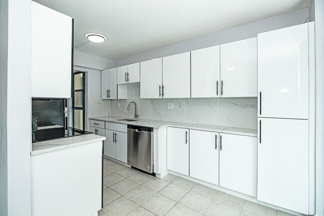Building Photo - 11780 SW 18th St