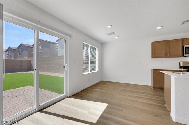 Building Photo - 3269 La Cura Ave