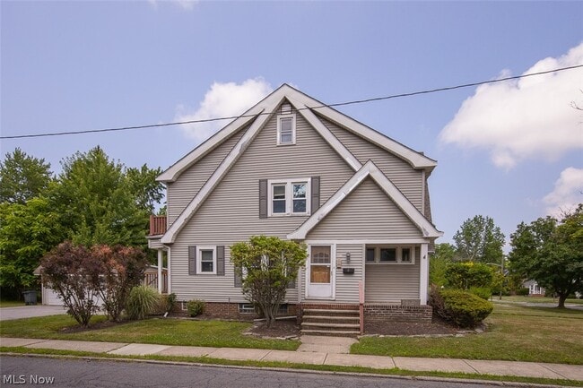 Building Photo - 912 Cambridge Rd