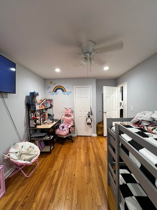 Building Photo - 3586 John F. Kennedy Blvd