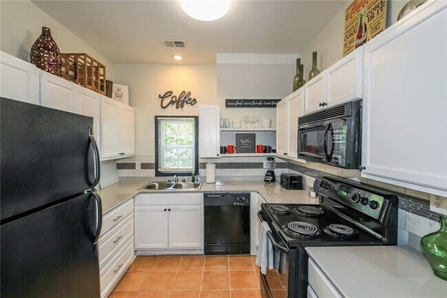 Building Photo - 64 Moury Ave SE