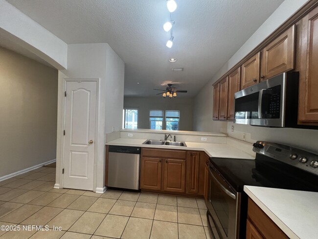 Building Photo - 1831 Biscayne Bay Cir