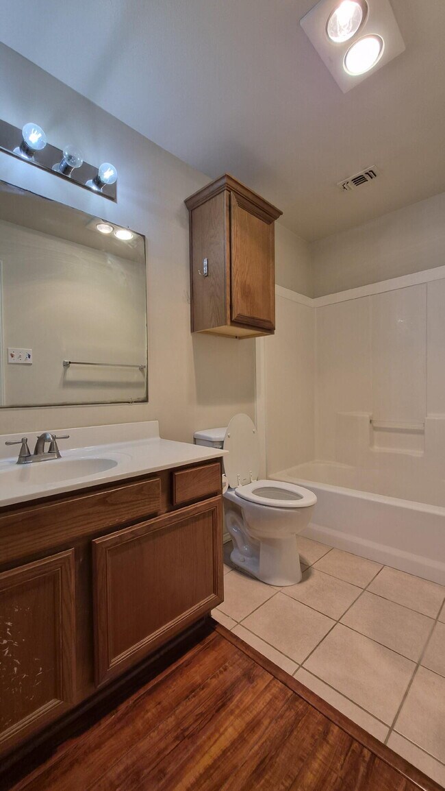 Building Photo - 6546 94th St