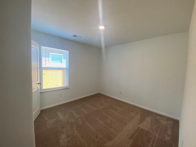 Building Photo - 309 Riverdale Dr