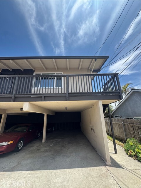 Building Photo - 104 Avenida San Dimas
