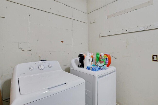 Building Photo - 1315 Kimwood Dr