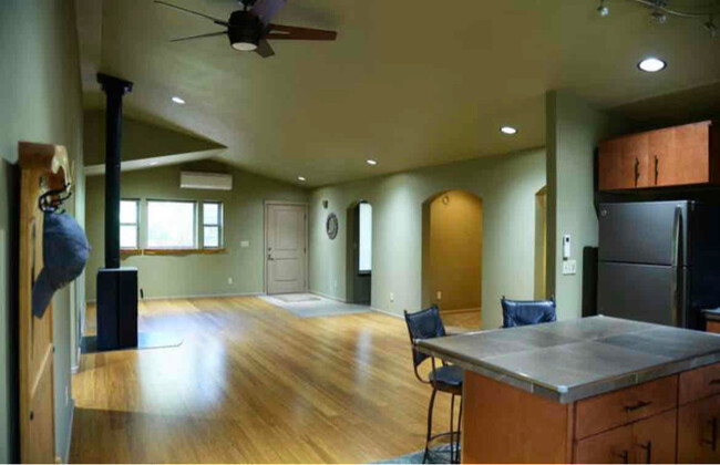 Building Photo - 19272 River Woods Dr
