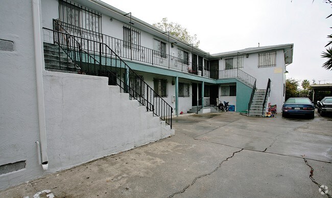 Building Photo - 2738 Havenscourt Blvd