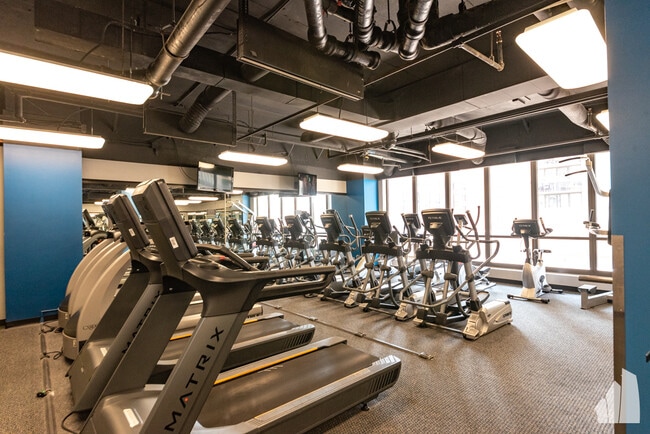 Building Photo - 10 E Ontario St