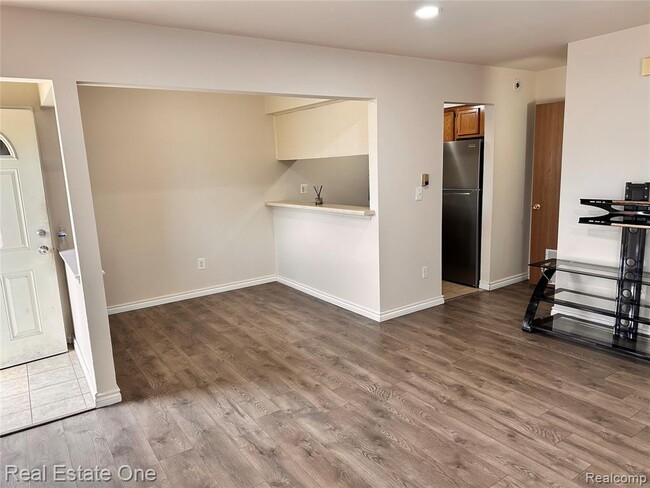 Building Photo - 35253 Turner Dr