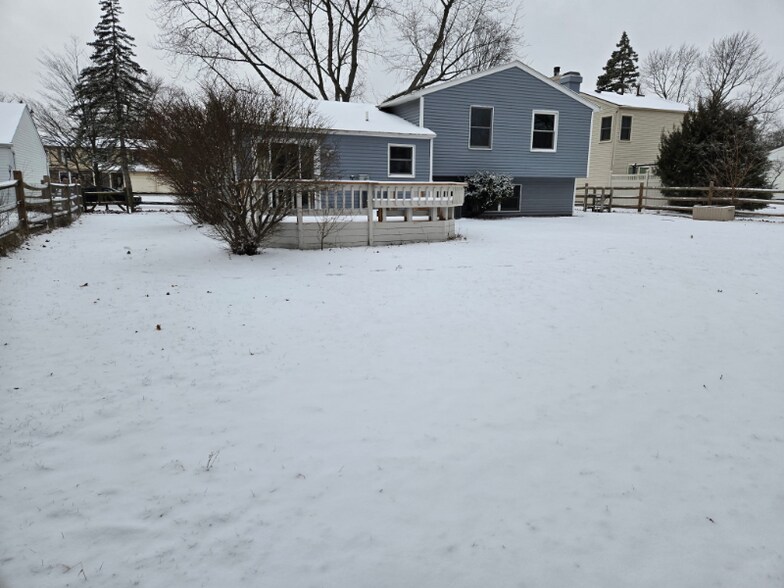 Building Photo - 3842 Farmbrook Dr