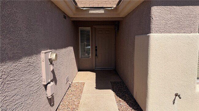 Building Photo - 2066 Poppywood Ave
