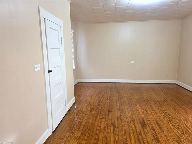 Building Photo - 816 Banner St