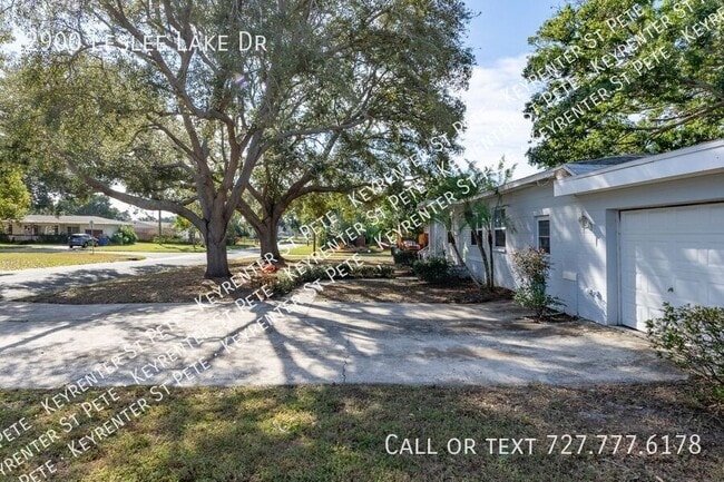 Building Photo - 2900 Leslee Lake Dr N