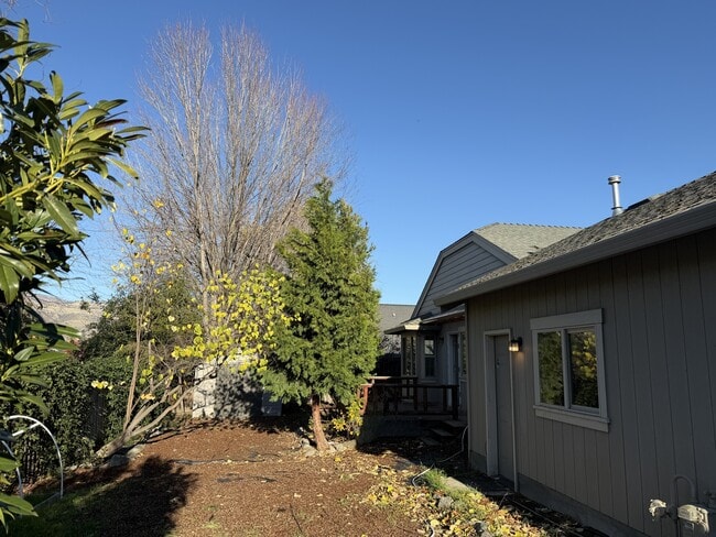 Building Photo - 164 Graham Way