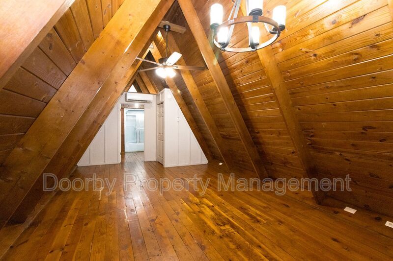 Building Photo - 3109 Ellis Ave