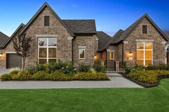 Building Photo - 4630 Summerville Ln