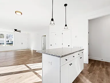 Building Photo - 821 Martin St