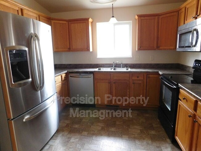 Building Photo - 2444 Merlot