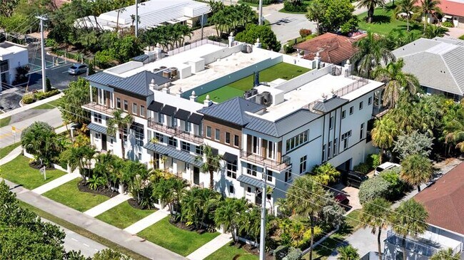 Building Photo - 425 N Ocean Blvd