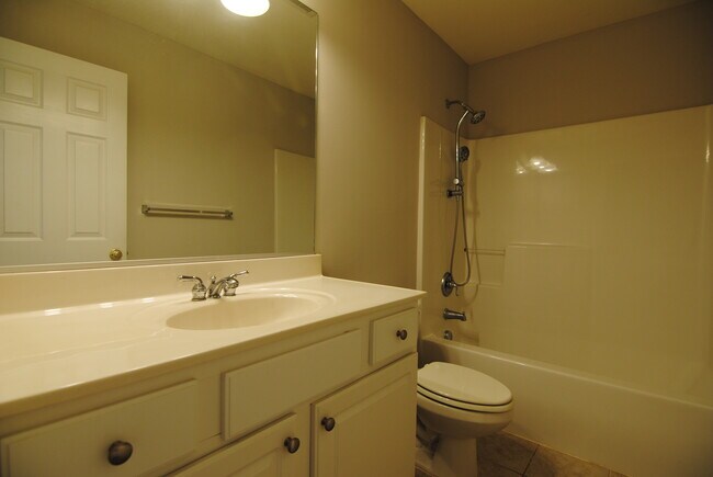 Building Photo - 10722 Edmundson Ave