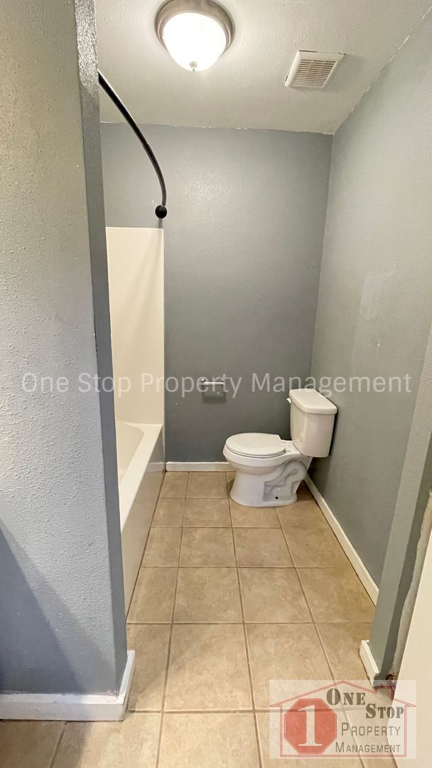 Building Photo - Updated 4 Bedroom, 2 Bath home in South Ka...