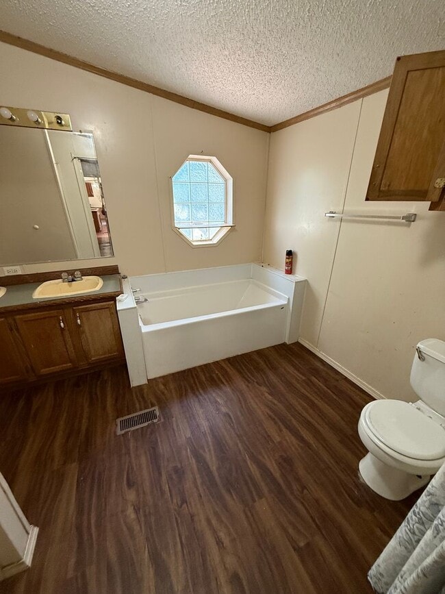 Building Photo - 3 Bed 2 Bath Mobile Home in the Country.