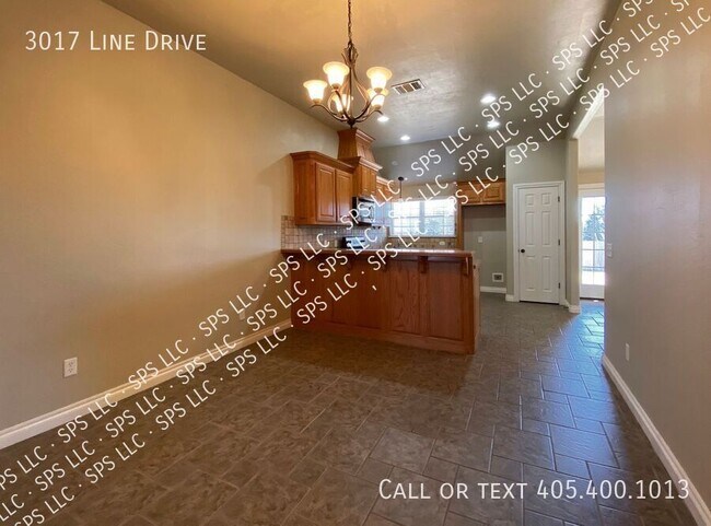 Building Photo - 3017 Line Dr