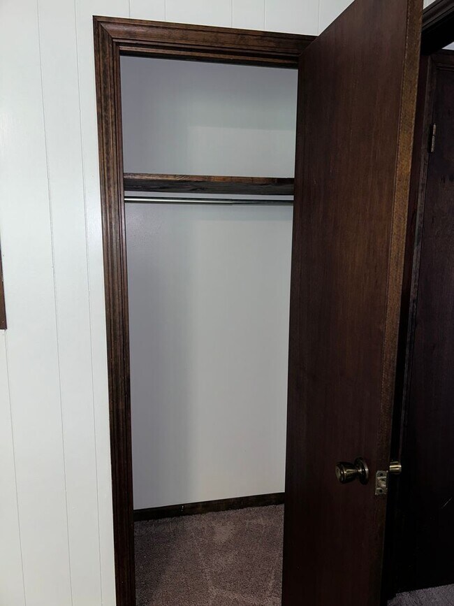 Building Photo - 1601 Cedarbrook Dr