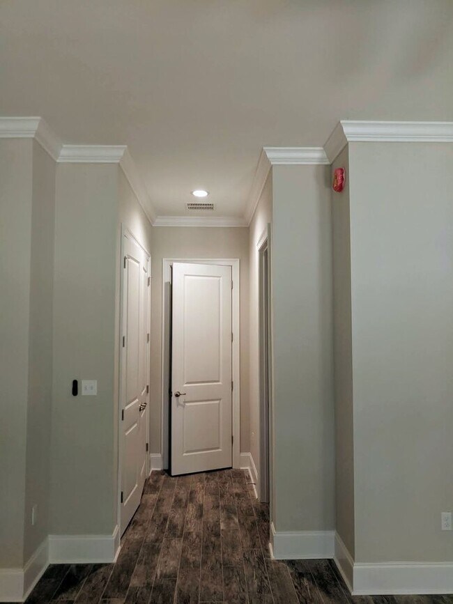 Building Photo - 1829 Ashley Hall Way