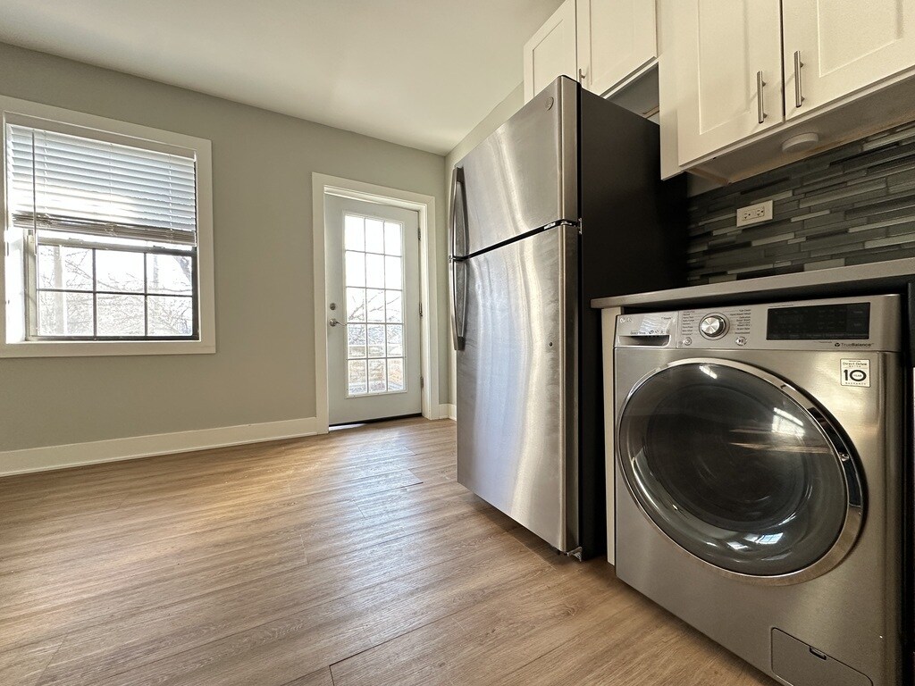 Building Photo - 735 Judson Ave